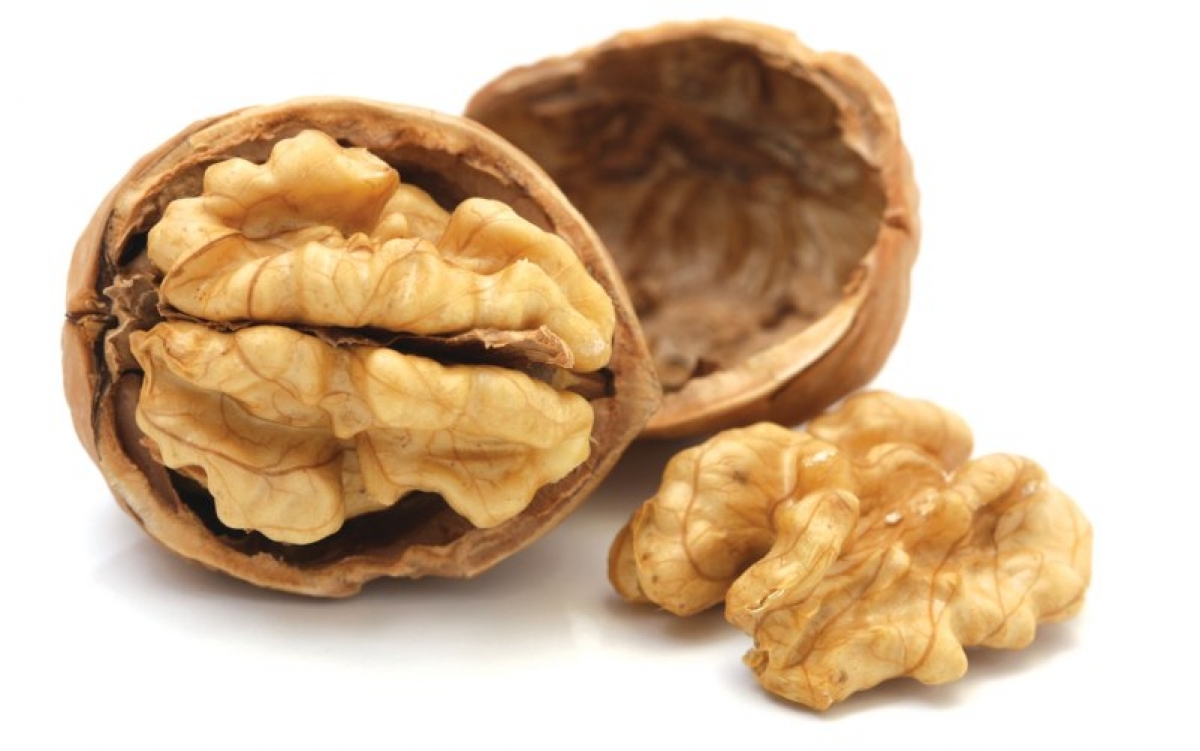 Read more about the article Τι θα συμβεί στο σώμα σας αν τρώτε 5 ΚΑΡΥΔΙΑ κάθε μέρα!